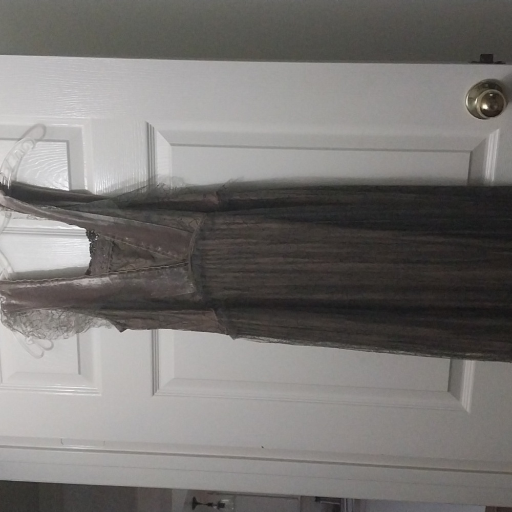 Dress with lace velvet linrd